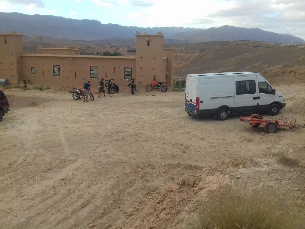 Kasbah Izoran Hotel มิเดลท์ ภายนอก รูปภาพ