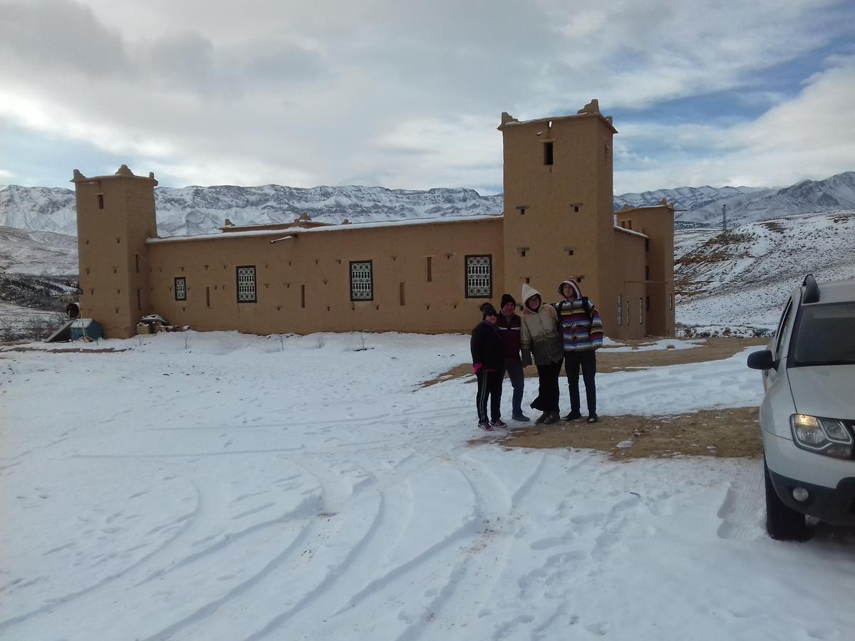 Kasbah Izoran Hotel มิเดลท์ ภายนอก รูปภาพ